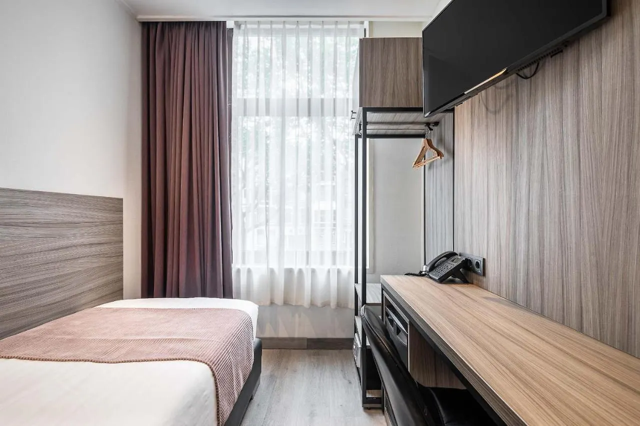 Hotel Milano Rotterdam 3*,