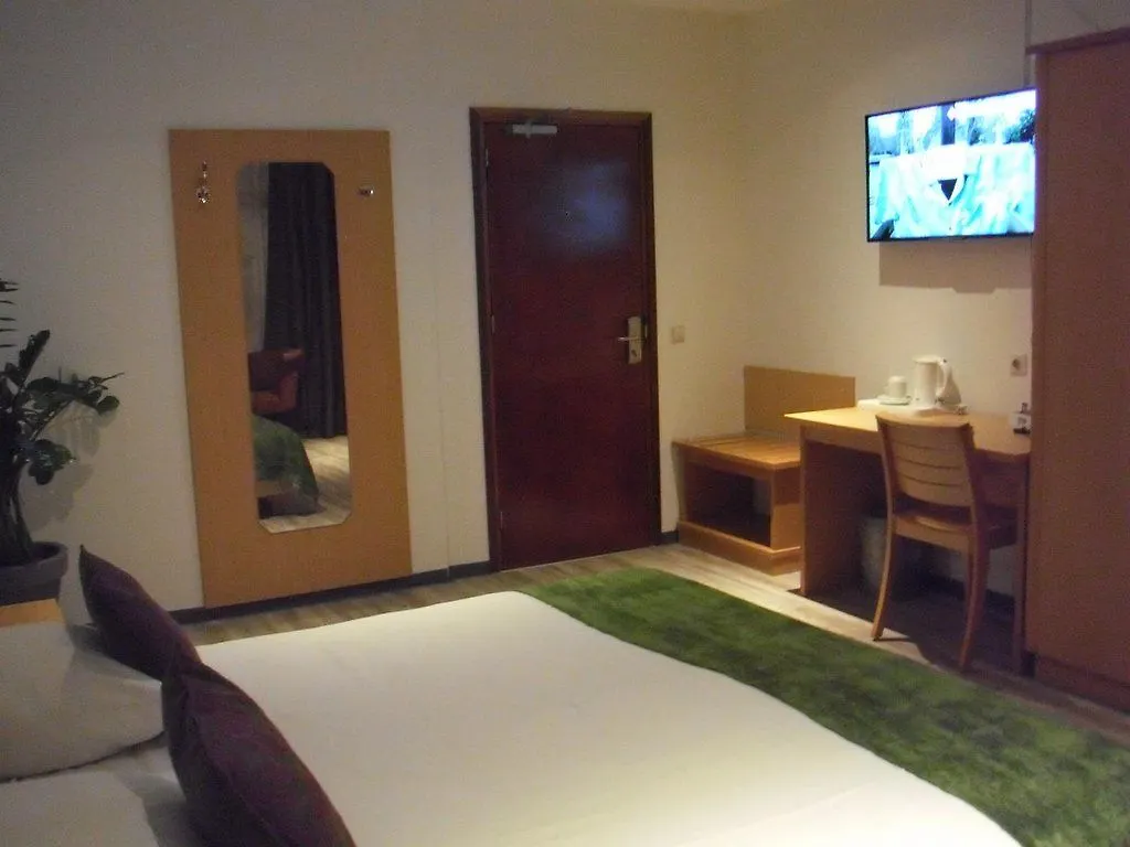 Hotel Milano Ρότερνταμ